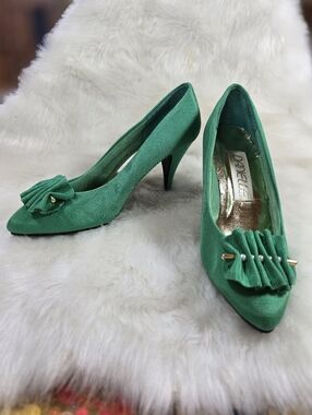 Danelle Emerald Green Pointed-Toe Ruffle Accent Heels